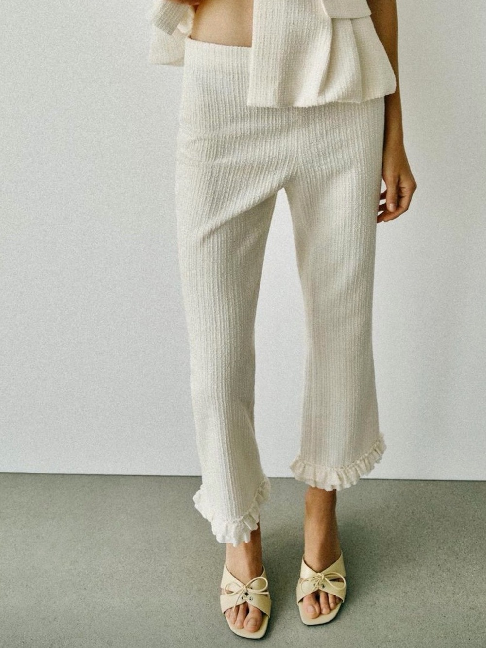 Zara NWT Cream ivory Knit textured Ruffle-Hem  cropped Pants